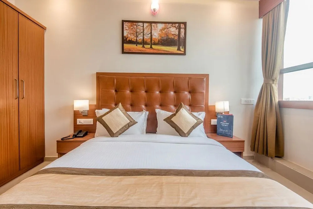 OYO 9328 Empire Suite