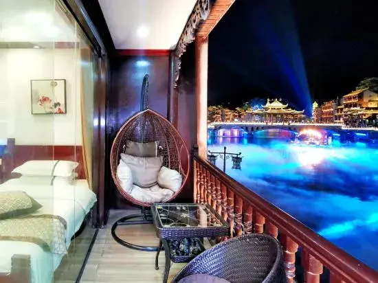 Zixuan Pavilion Riverside Inn