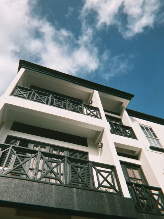 Sutton Place Hotel