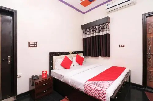 OYO 27763 Tr Hotel