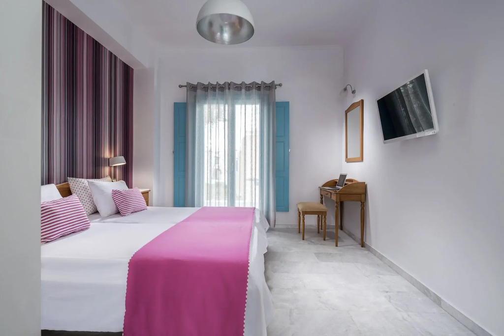 Santellini Hotel