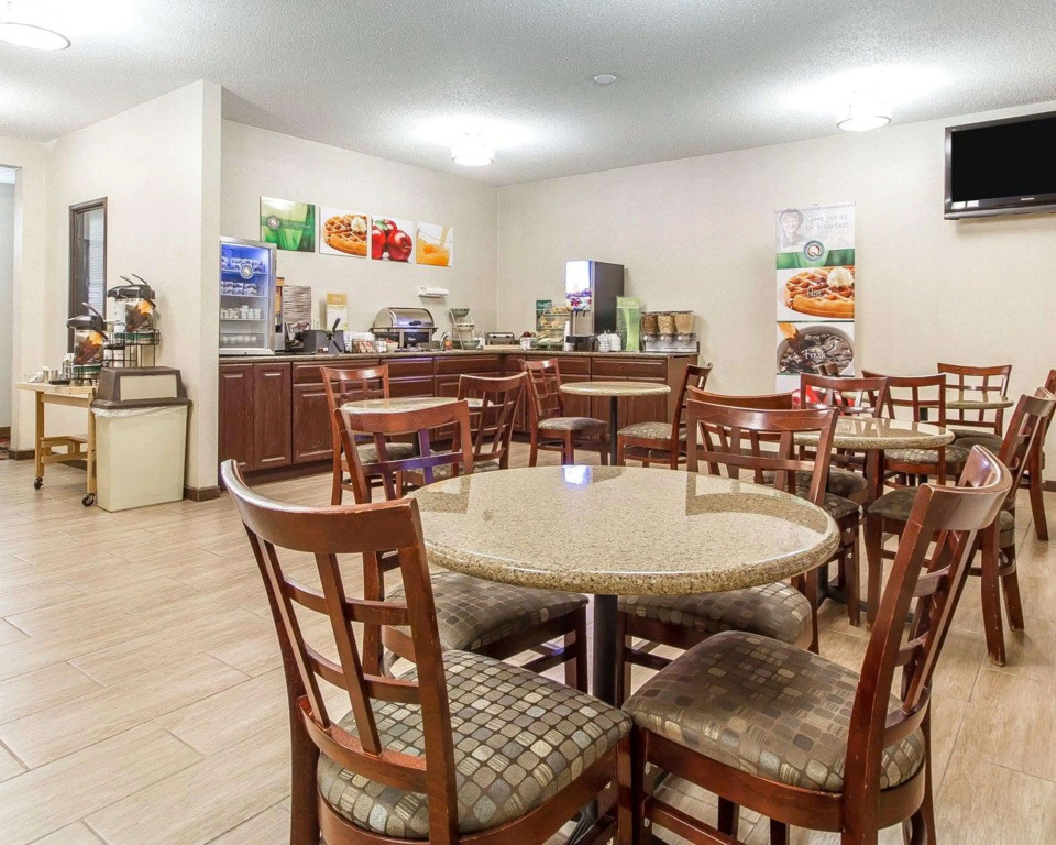 Quality Inn & Suites Eau Claire University Area