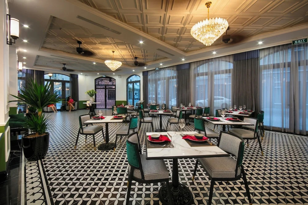 Elegant Boutique Hotel Ha Long