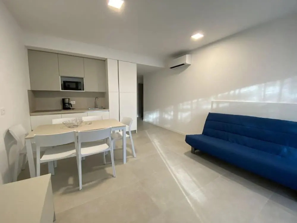 Modern Flat 300m From the sea