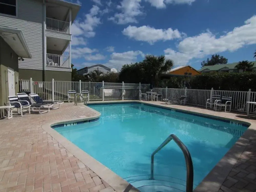 Mariners Pointe 202 2 Br Cabin by RedAwning