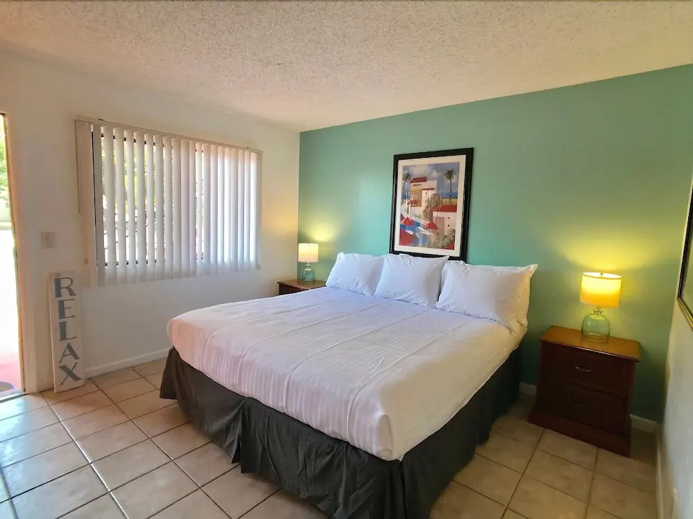 Sunny Palms Inn