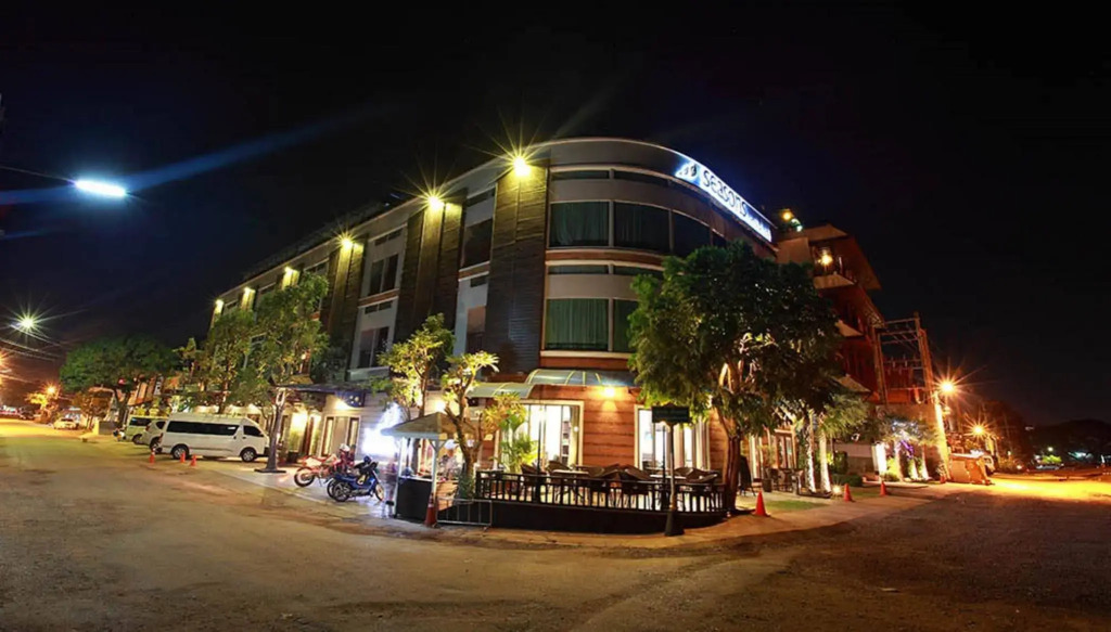 Seasons Riverside Hotel