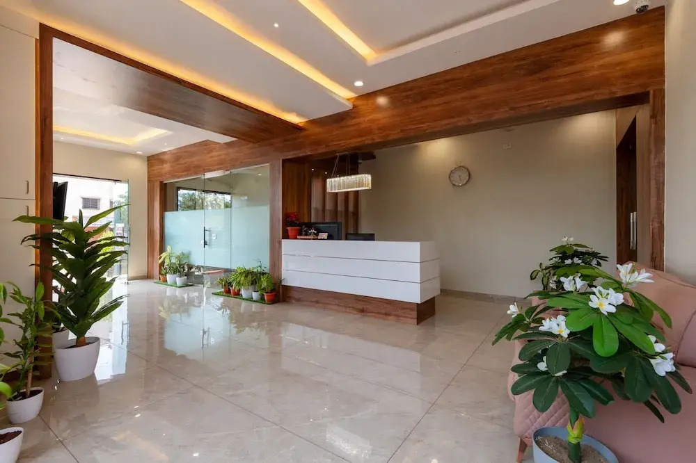 Hotel Aaradhya Crown