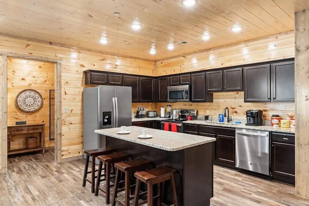 Brand NEW - 8br/6bath Mansion SWD Cabin With Indoor Pool, Hot Tub, & Arcade Room!