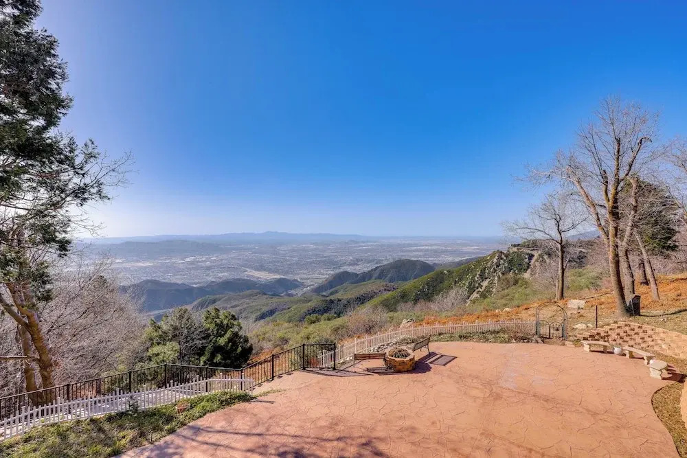 Mtn & Valley Views! Rimforest Lodge w/ Fireplace