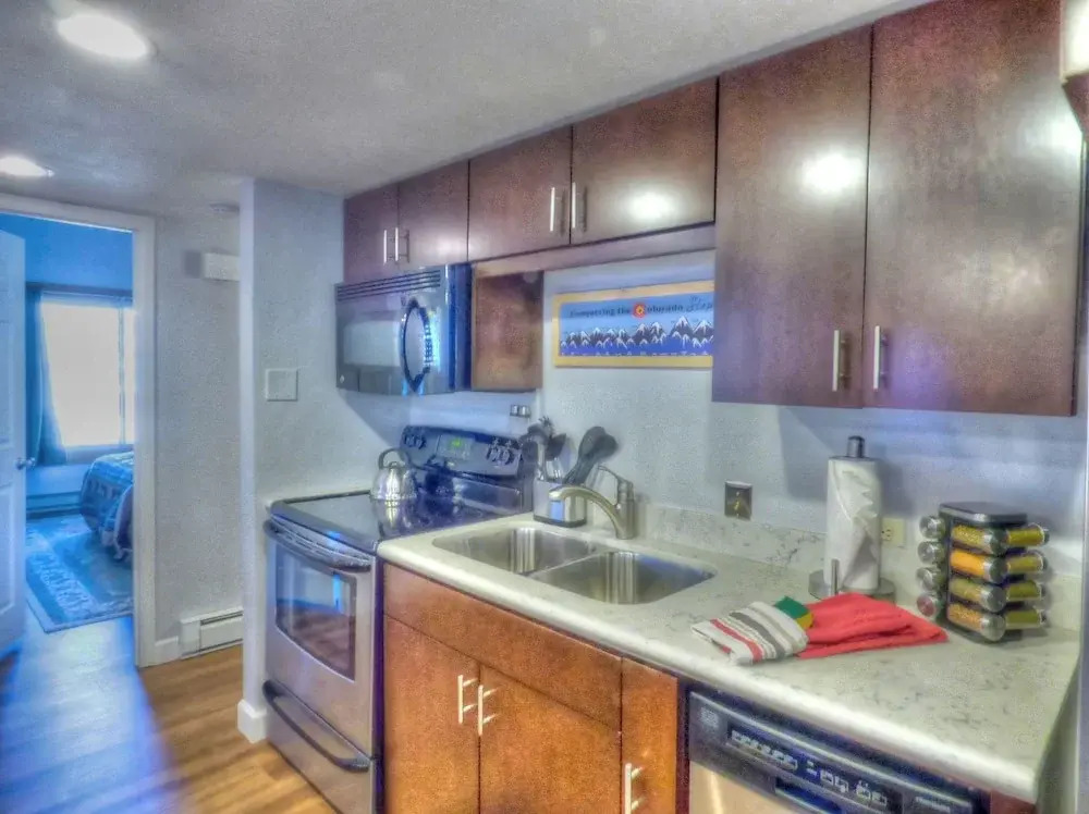 Lift Tickets Pool, Hot Tubs, Shuttle & Private Deck Mountain Village