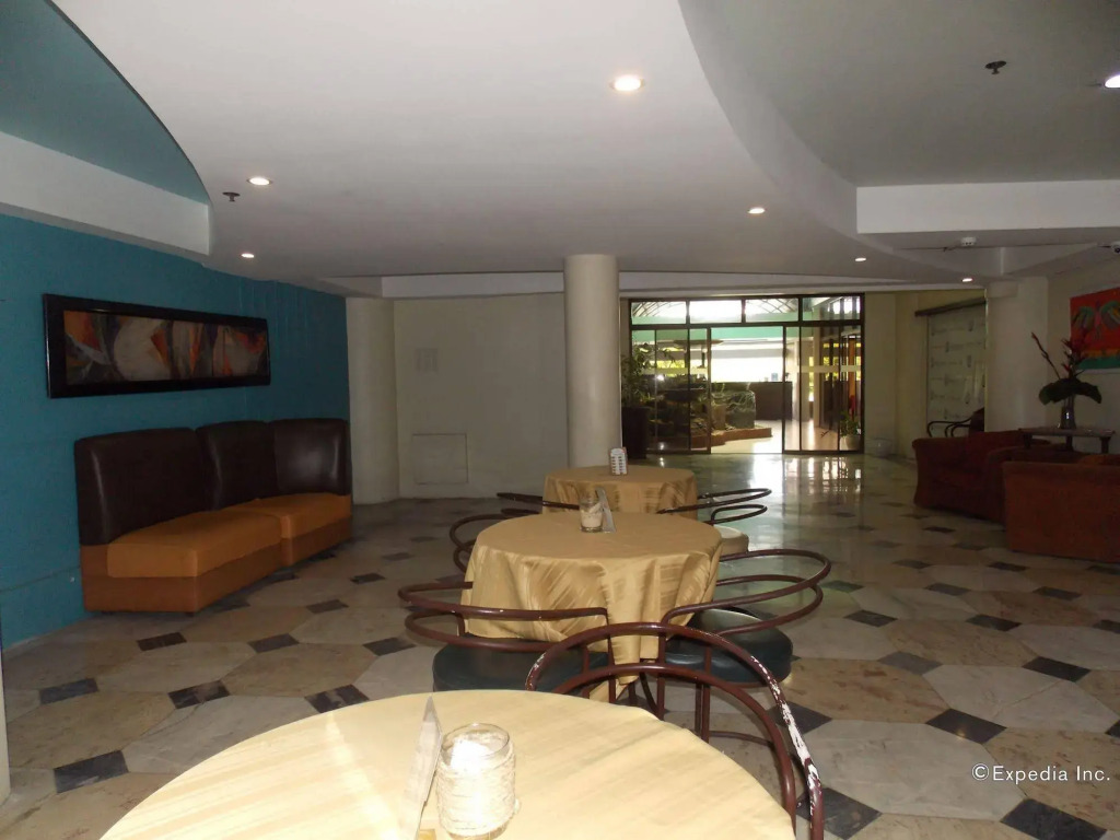 Regatta Residence Hotel