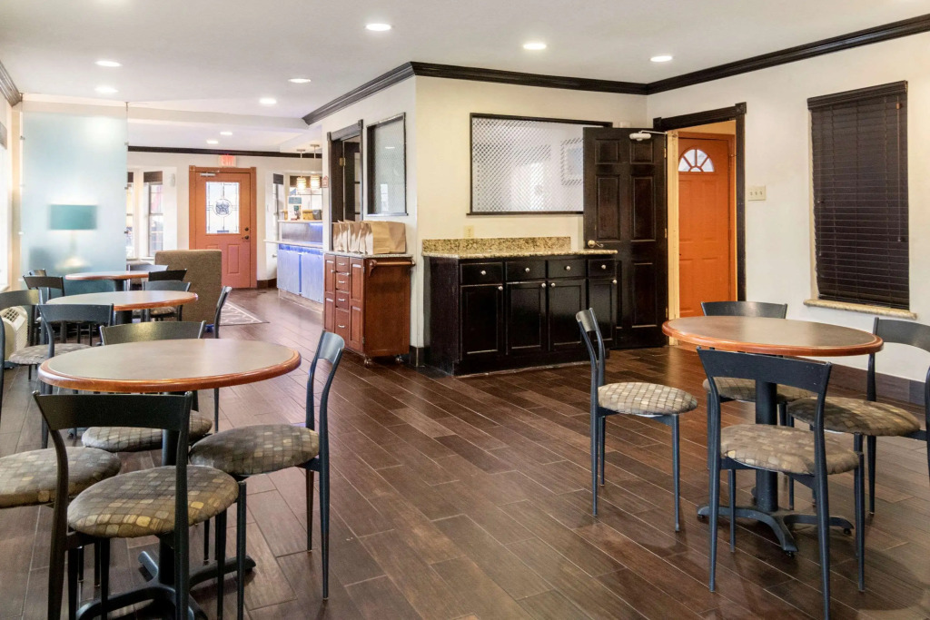 Quality Inn & Suites Dallas-Cityplace