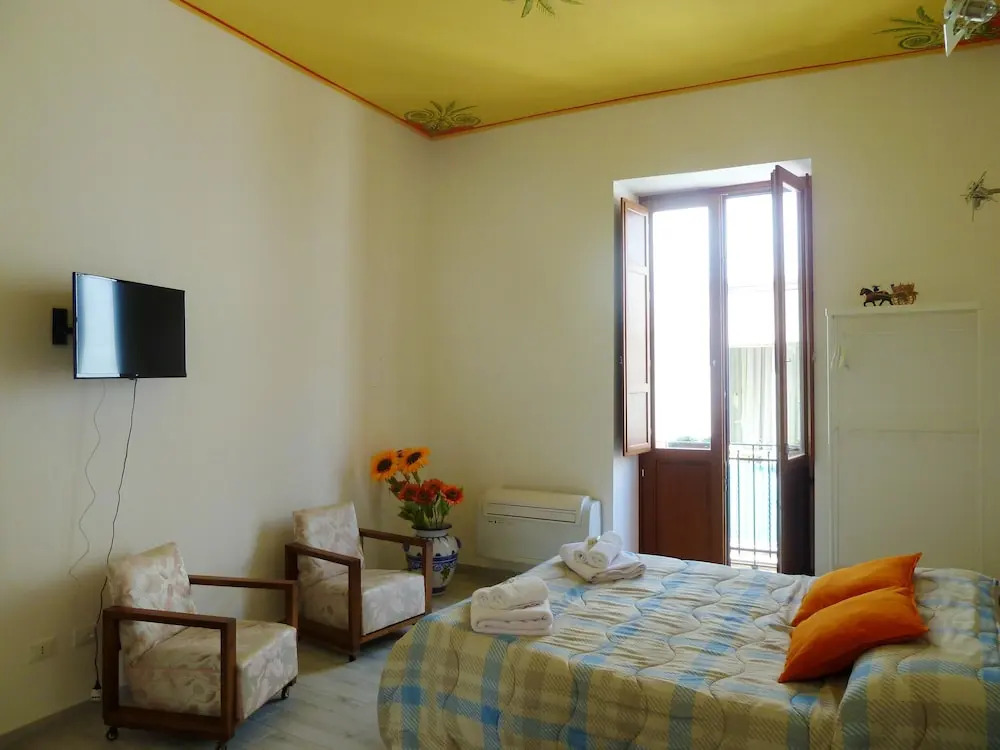 Studio in Siracusa, With Wonderful City View, Furnished Terrace and Wifi Near the Beach