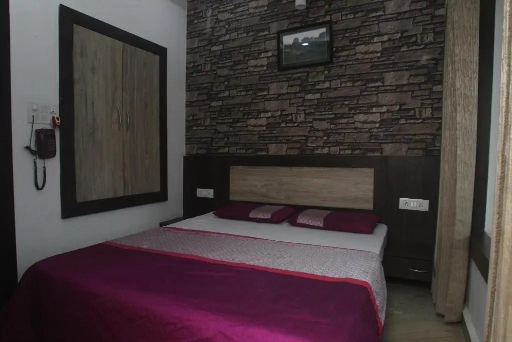 Alakhnanda Guest House