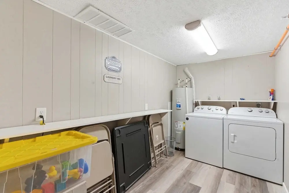Branson Downtown Beauty - 4 BDR Home Sleeps 15