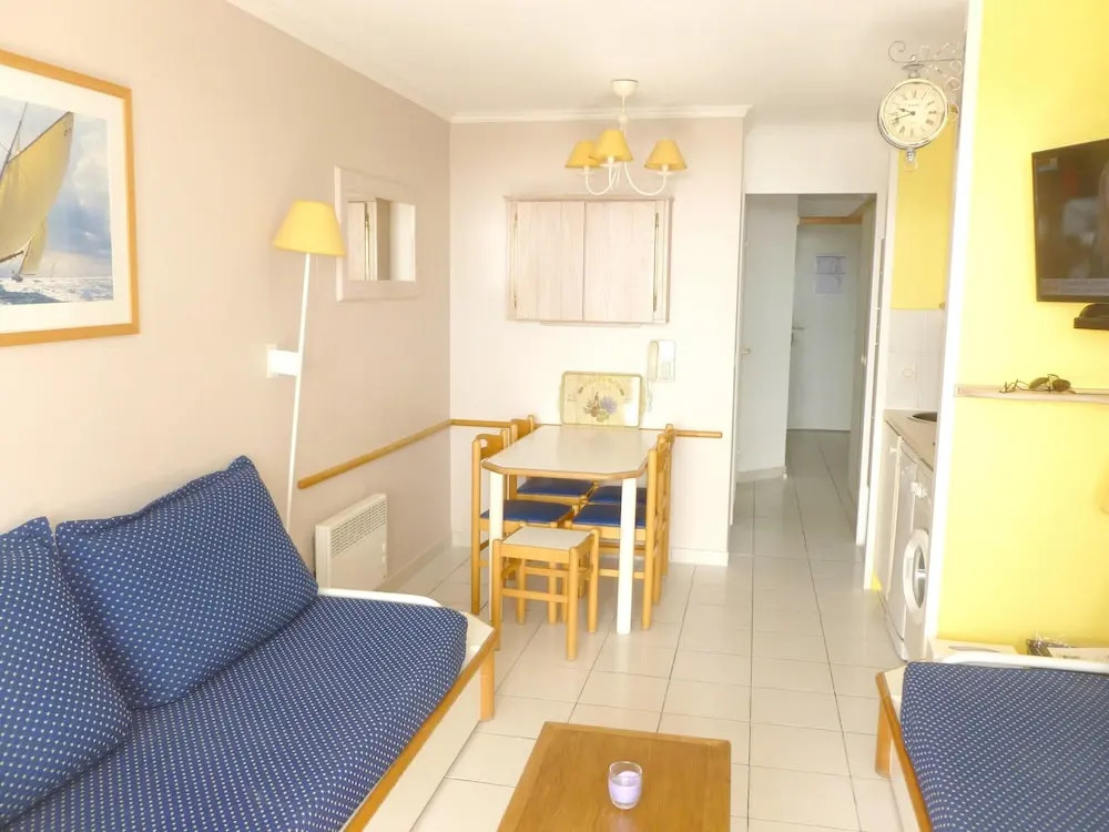 Apartment With one Bedroom in Agay, With Wonderful sea View, Pool Acce