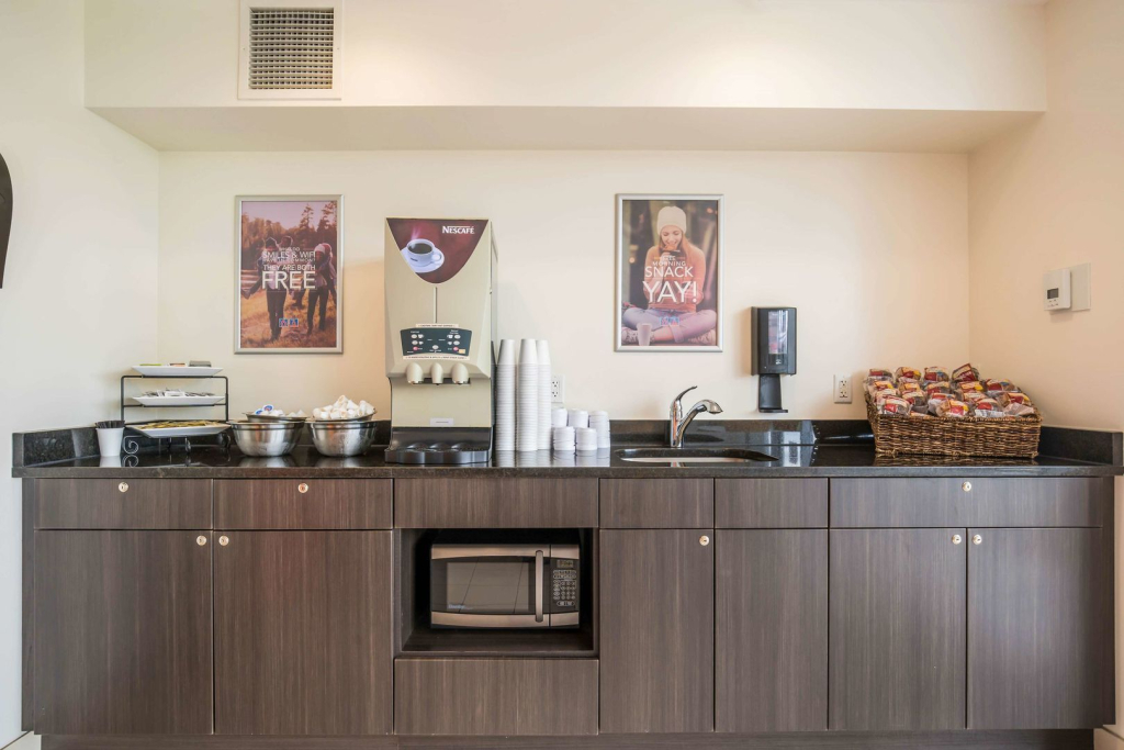 Motel 6-Kingston, ON
