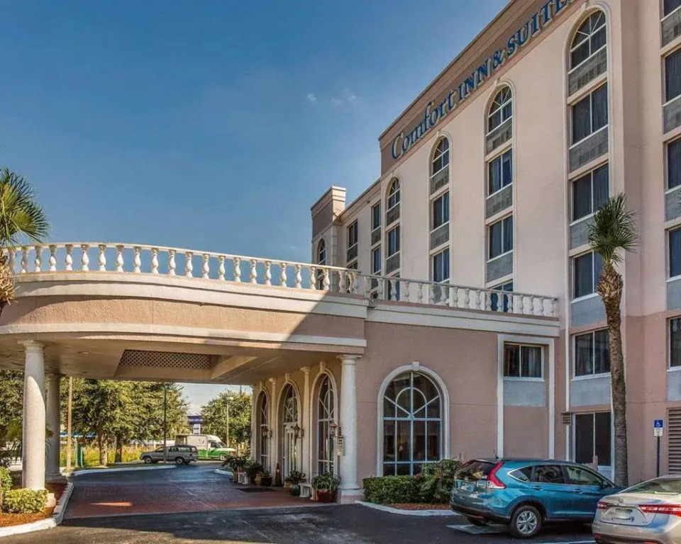 Comfort Inn & Suites