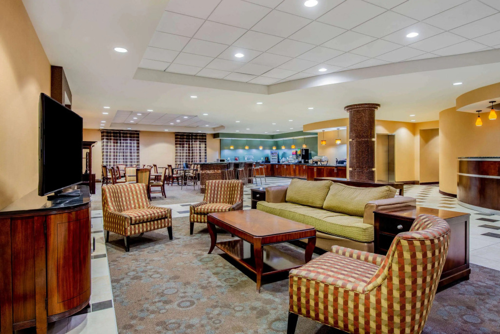 La Quinta Inn & Suites Bel Air I-95 Exit 77A