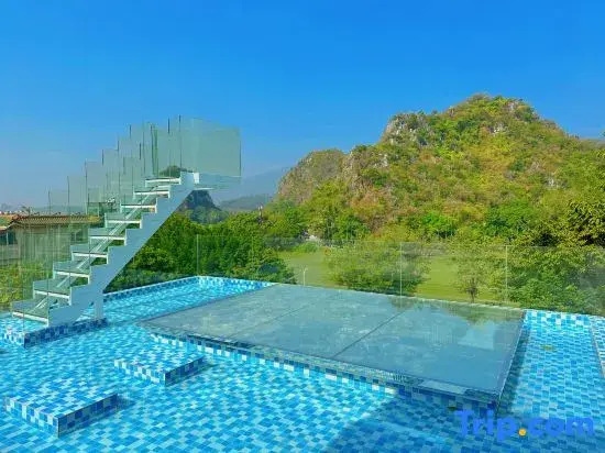 Lianhu Xingyuewan Guesthouse (Zhaoqing Qixingyan Scenic Area Branch)