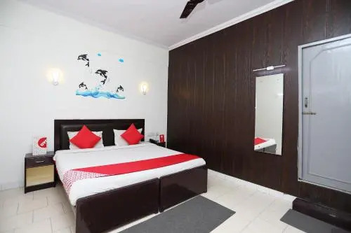 OYO 14511 Apollo Inn