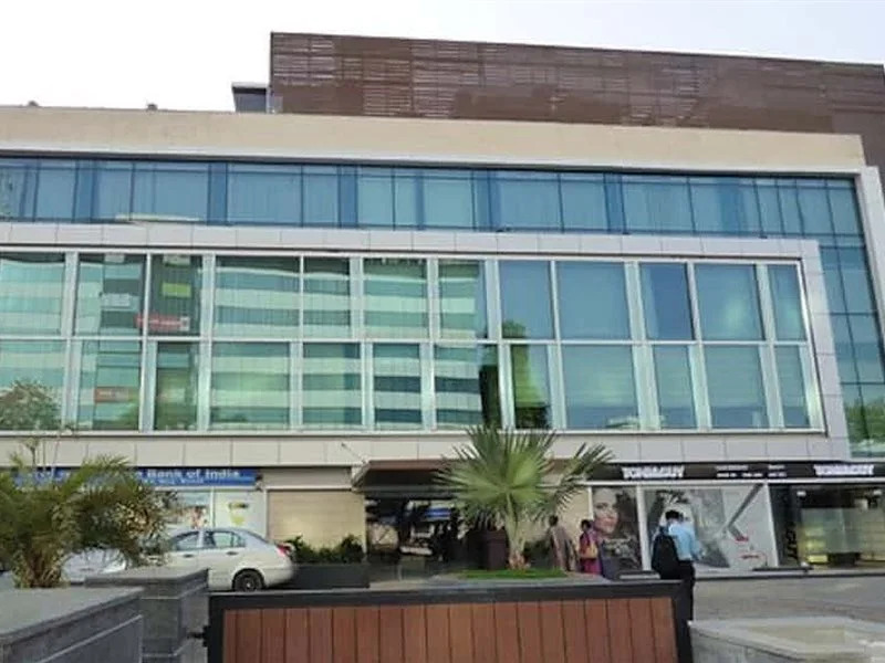 Hotel Charan Plaza