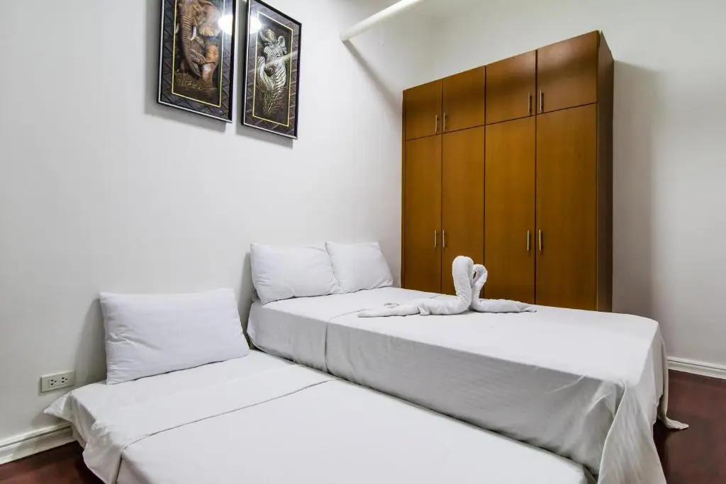Luxury spacious 2BR in Salcedo Village