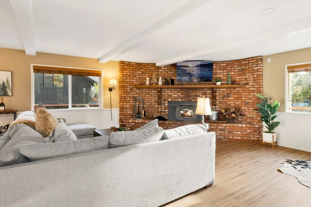 2214-cozy Pines 3 Bedroom Home by Redawning