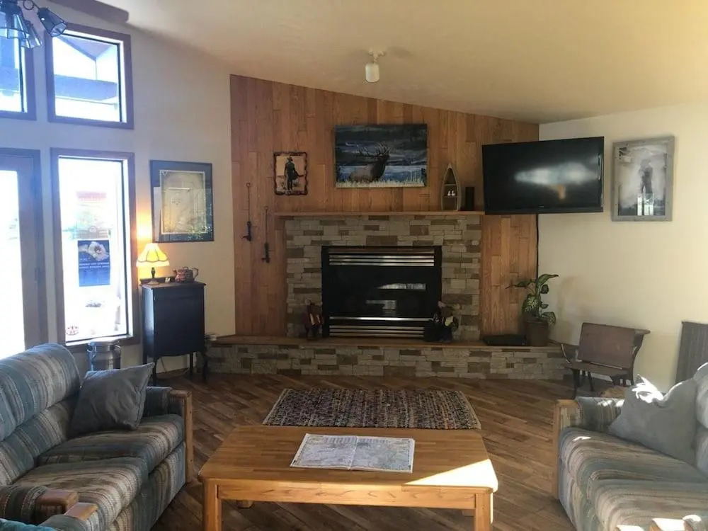 Fan Mountain Inn