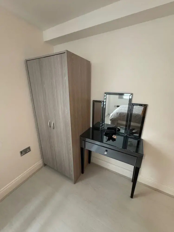 Spacious 2 Bedroom in Woolwich, 15 Minutes to 02