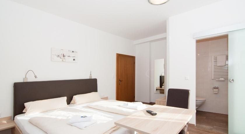 Restaurant - Café - Pension HASSLER