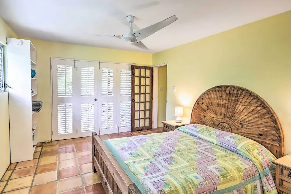 Bright St Thomas Getaway with Pool, 3Mi to Magens Bay