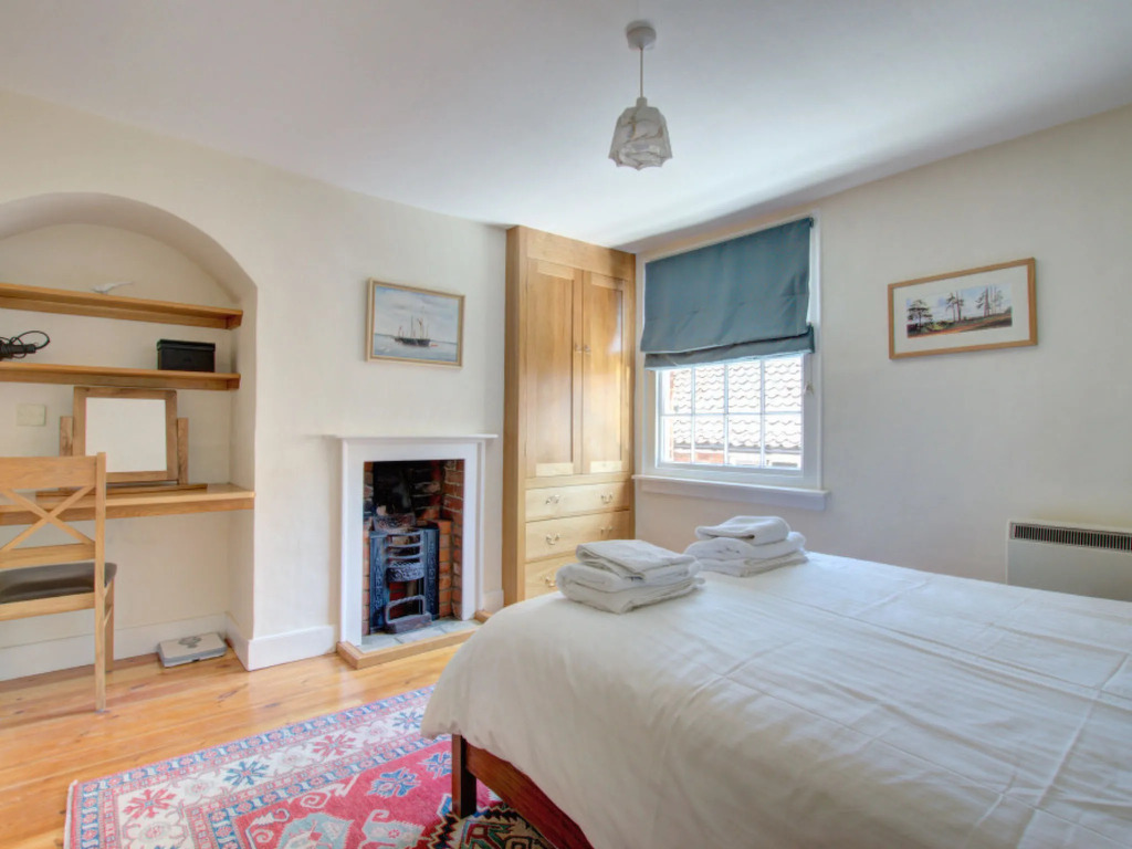 3 Bed in Woodbridge oc-h23