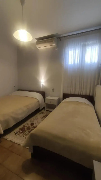 Elenis Rooms