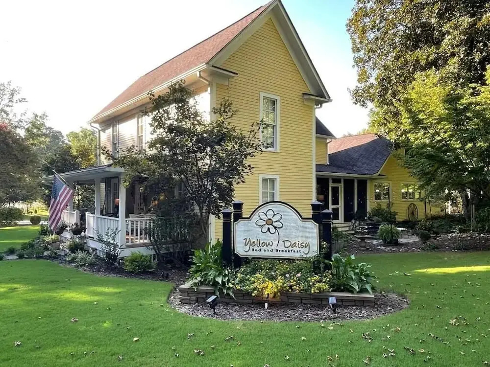 Yellow Daisy Bed and Breakfast