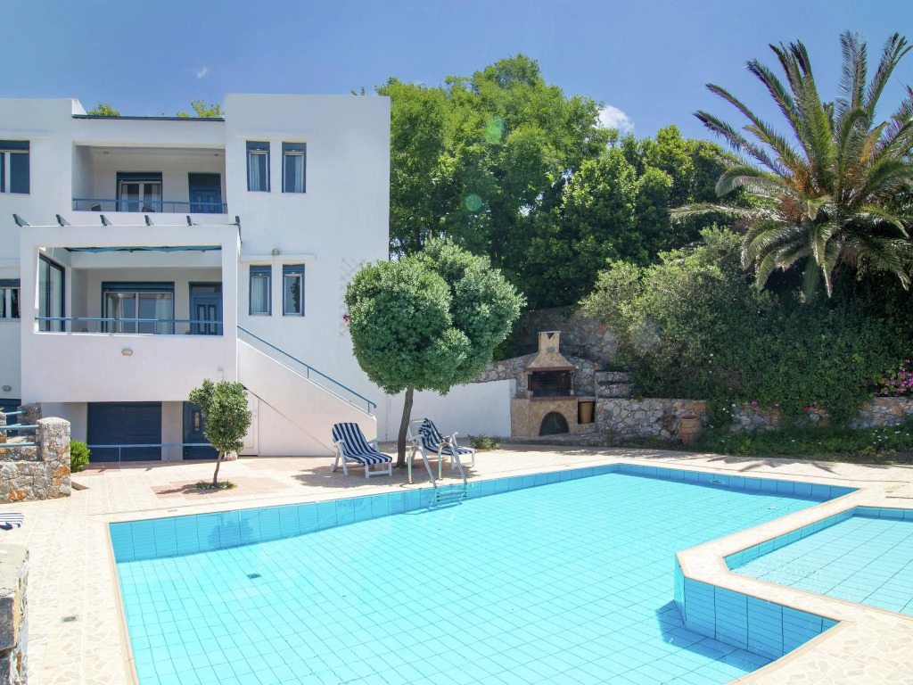 Villa in Lefkogia Crete With Swimming Pool