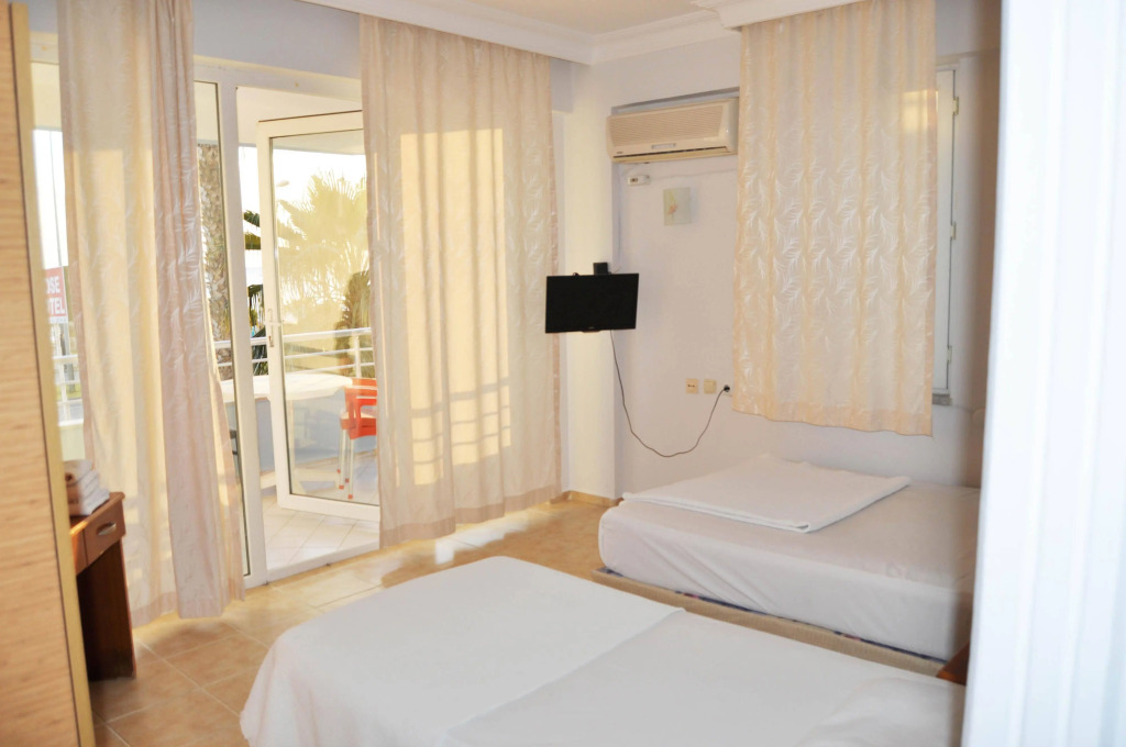 Rose Hotel