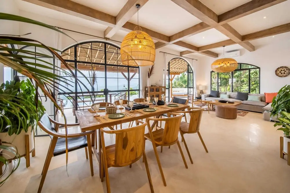 NEW ! Stunning 4BR Jungle View Villa in Lovina