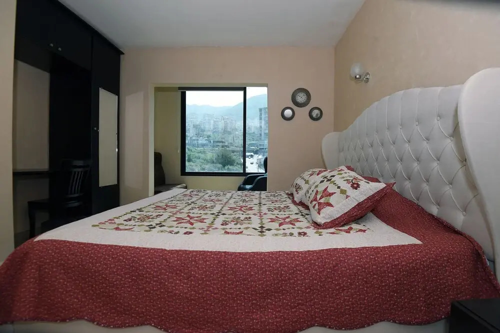 Aristo House Hotel