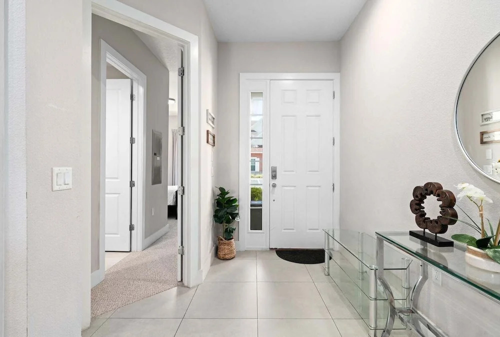Townhouse 4 Bedrooms 5 Min to Disney