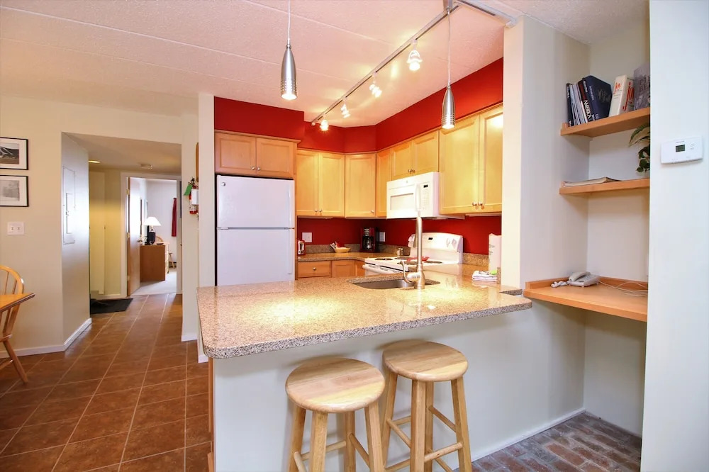 Pinnacle Condo Unit D13 by RedAwning