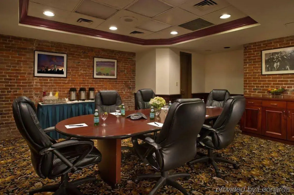 Club Quarters Hotel Faneuil Hall, Boston