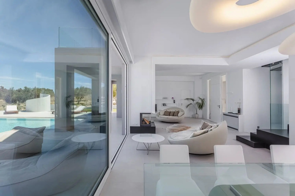 White Grace - A Seductive World of Luxury