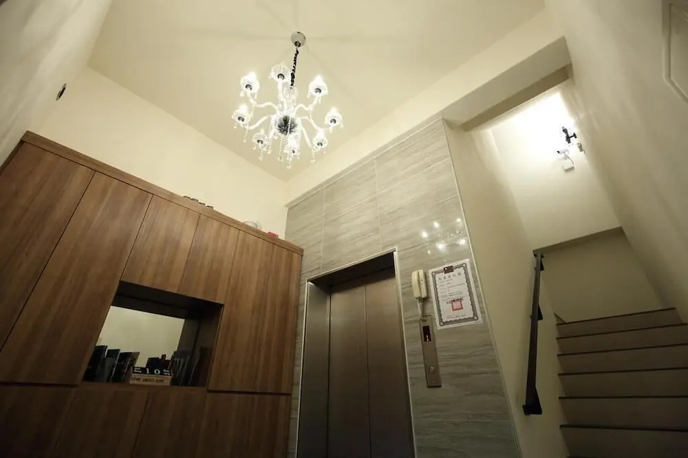 Mr Lee Elevator B&B Hualien- Near Dongdamen Night Market