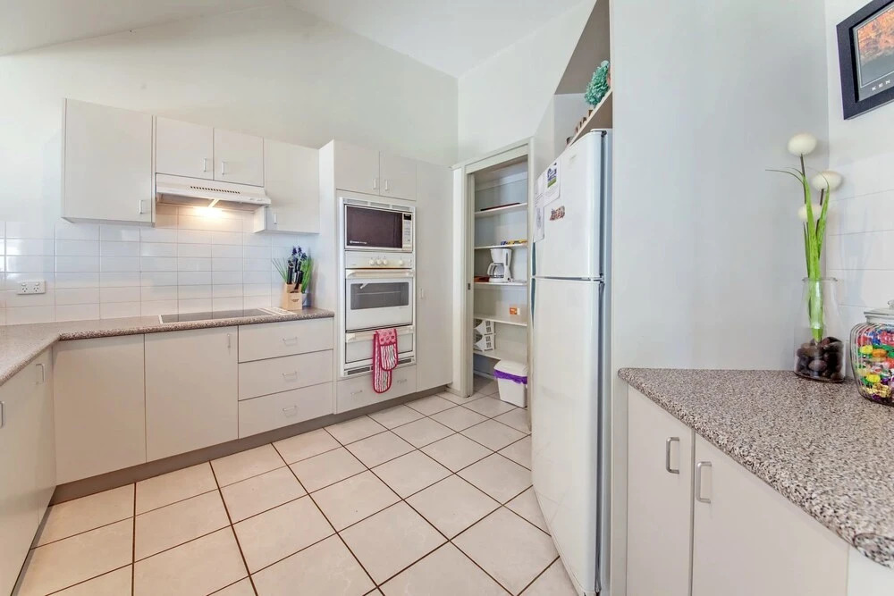Thurlow Avenue 28, 'Ripple Cove'