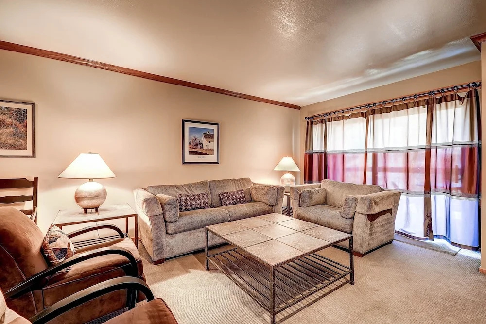 Park Station 247-1 1 Bedroom Condo by RedAwning