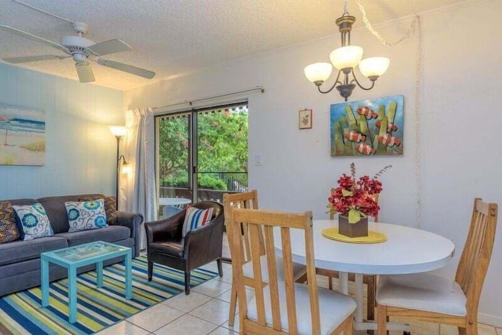 Tiki 111 - Ocean View Condo In South Padre Island 1 Bedroom Condo