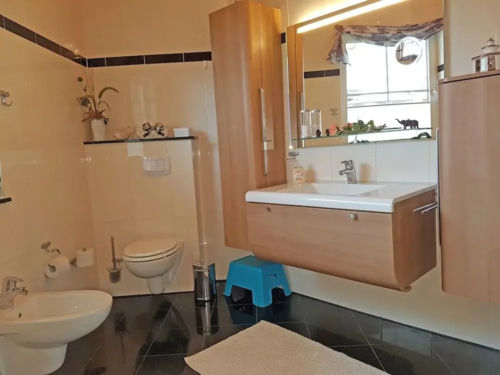Reizendes Ferienhaus mit Swimmingpool Naehe Ostsee