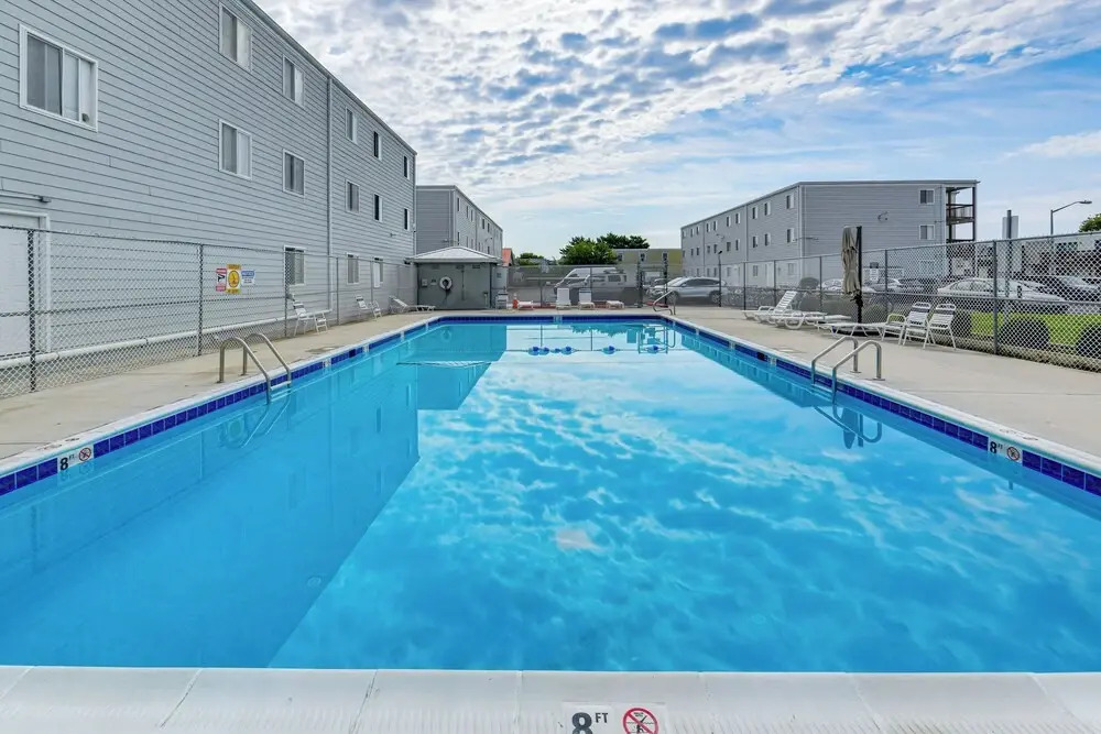 1 Mi to Jolly Roger! Poolside Family Retreat